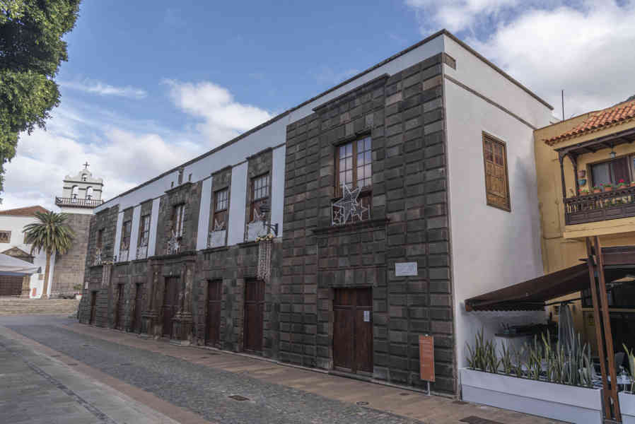 Tenerife 243 - Garachico - casa palacio de los condes de la Gomera.jpg